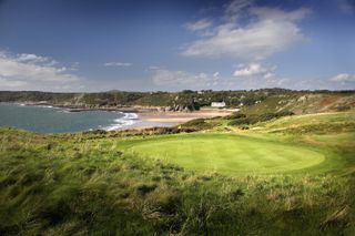 The 7th is the second of back-to-back very testing par 4s heading out at Langland Bay