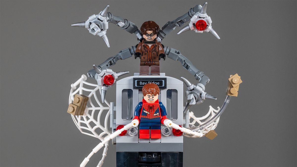 Lego Spider-Man vs. Doc Ock Subway Train Scene (76321) front-end view