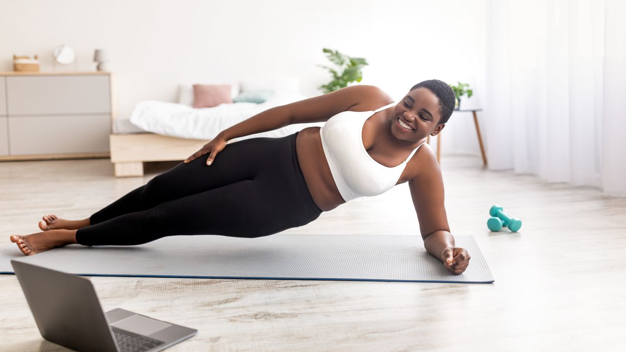 Woman doing side plank