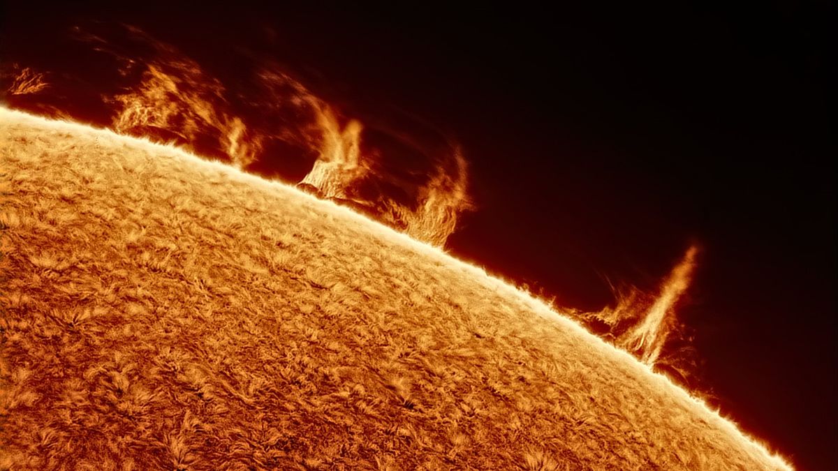 Astrophotographer captures stunningly detailed photos of our ‘fuzzy’ sun