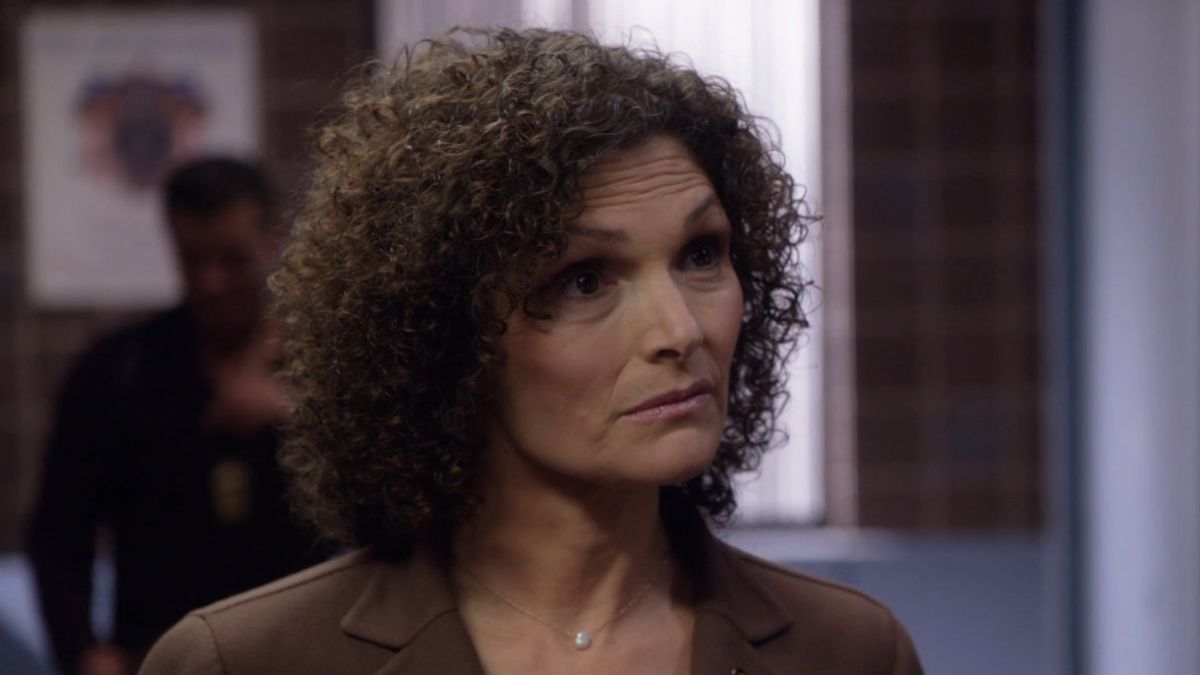 Mary Elizabeth Mastrantonio as Zoe Callas in Law &amp; Order: Criminal Intent