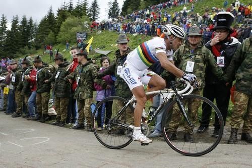 Paolo Bettini (Quickstep-Innergetic) was part of the early escape.