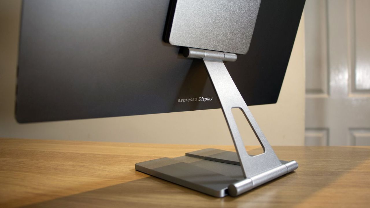 A closeup of the Espresso Display 15 stand