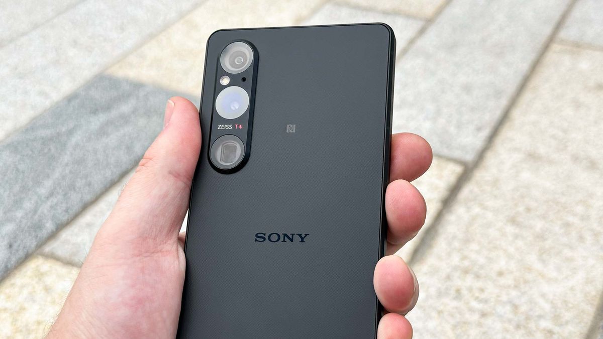 Sony's XPERIA 1 V Offers Upgraded Camera Features to Mobile Pros