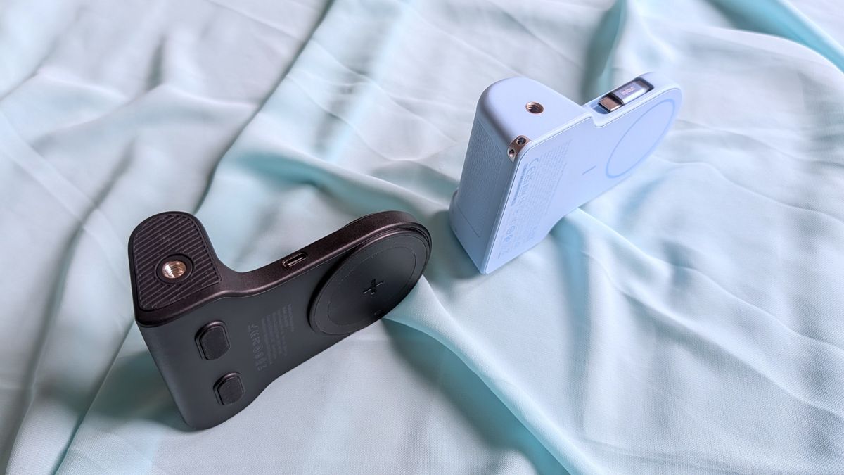 Belkin Stage PowerGrip and KraftGeek PowerShutter power bank stands