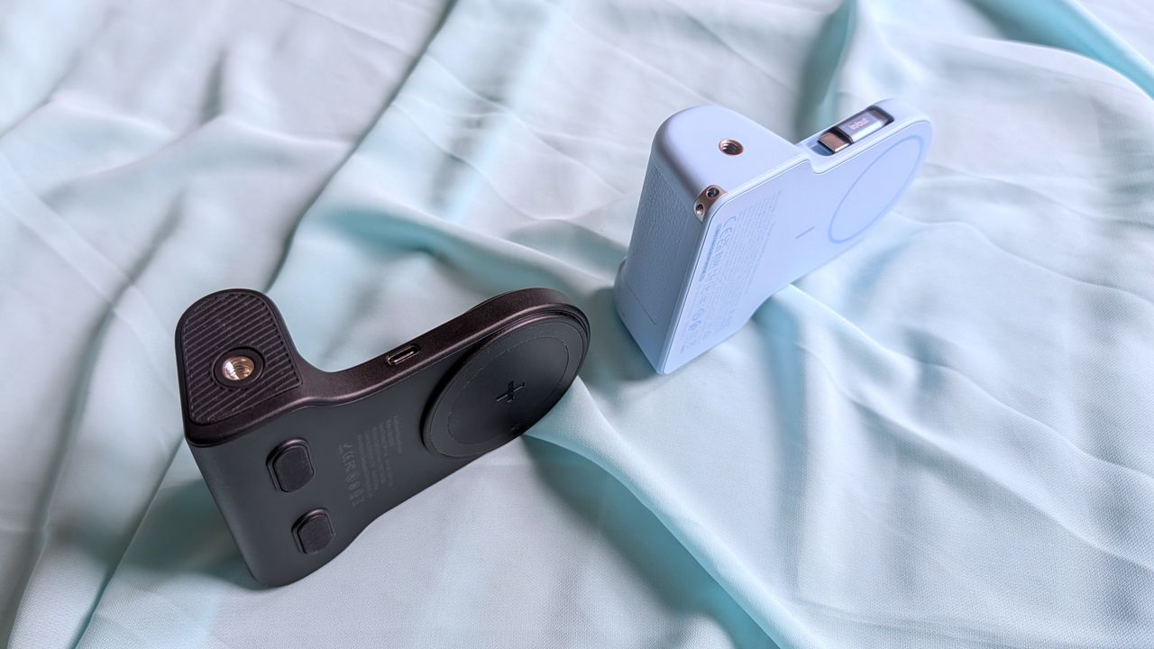 Belkin Stage PowerGrip and KraftGeek PowerShutter power bank stands