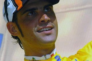 Oscar Pereiro (Caisse d'Epargne) wearing the Yellow Jersey at the 2006 Tour de France