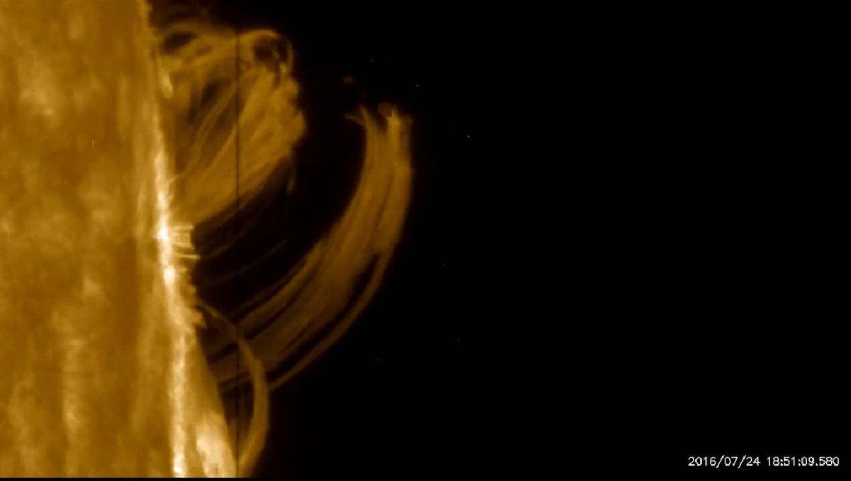 Solar Flare Unleashes Violent Plasma 'Rainstorm' (Video) | Space