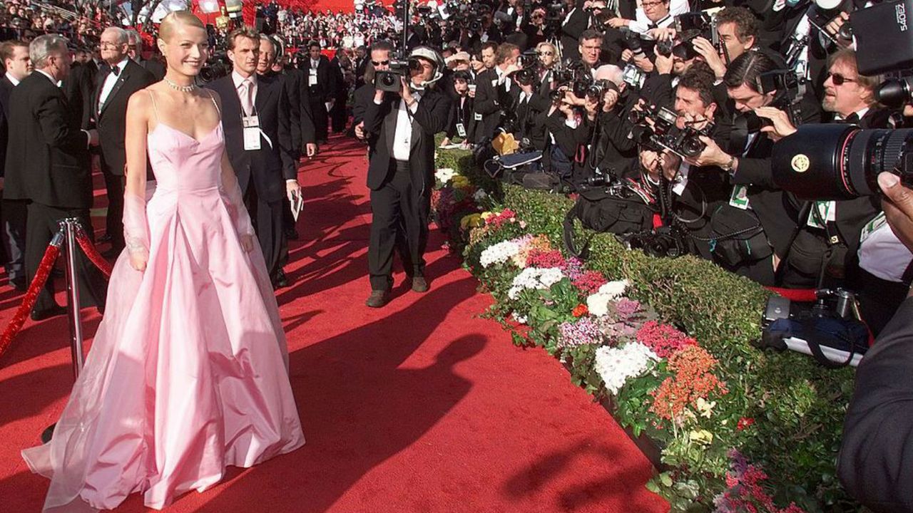 Gwyneth Paltrow at the 1999 Oscars