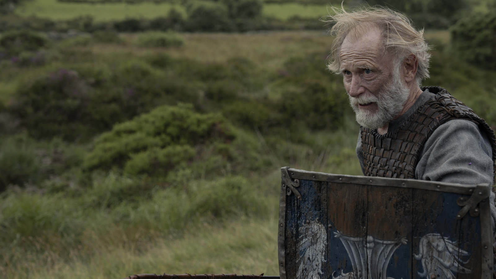 Ser Arlan of Pennytree holding his shield in A Knight of the Seven Kingdoms