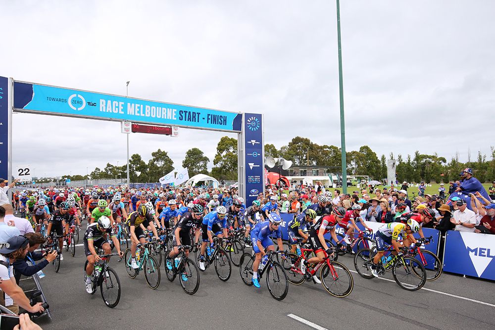 The riders start the criterium