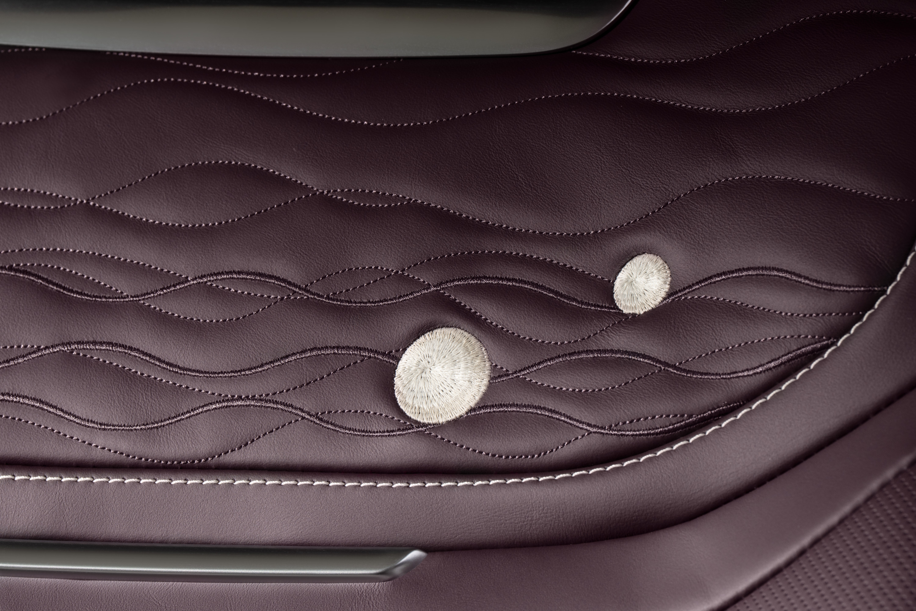 Details of the one-off Range Rover Pearl of Tay edition