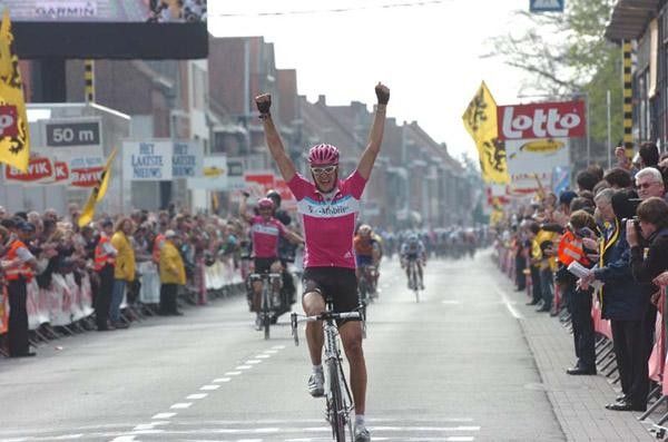 Burghardt wins Gent Wevelgem with room to spare