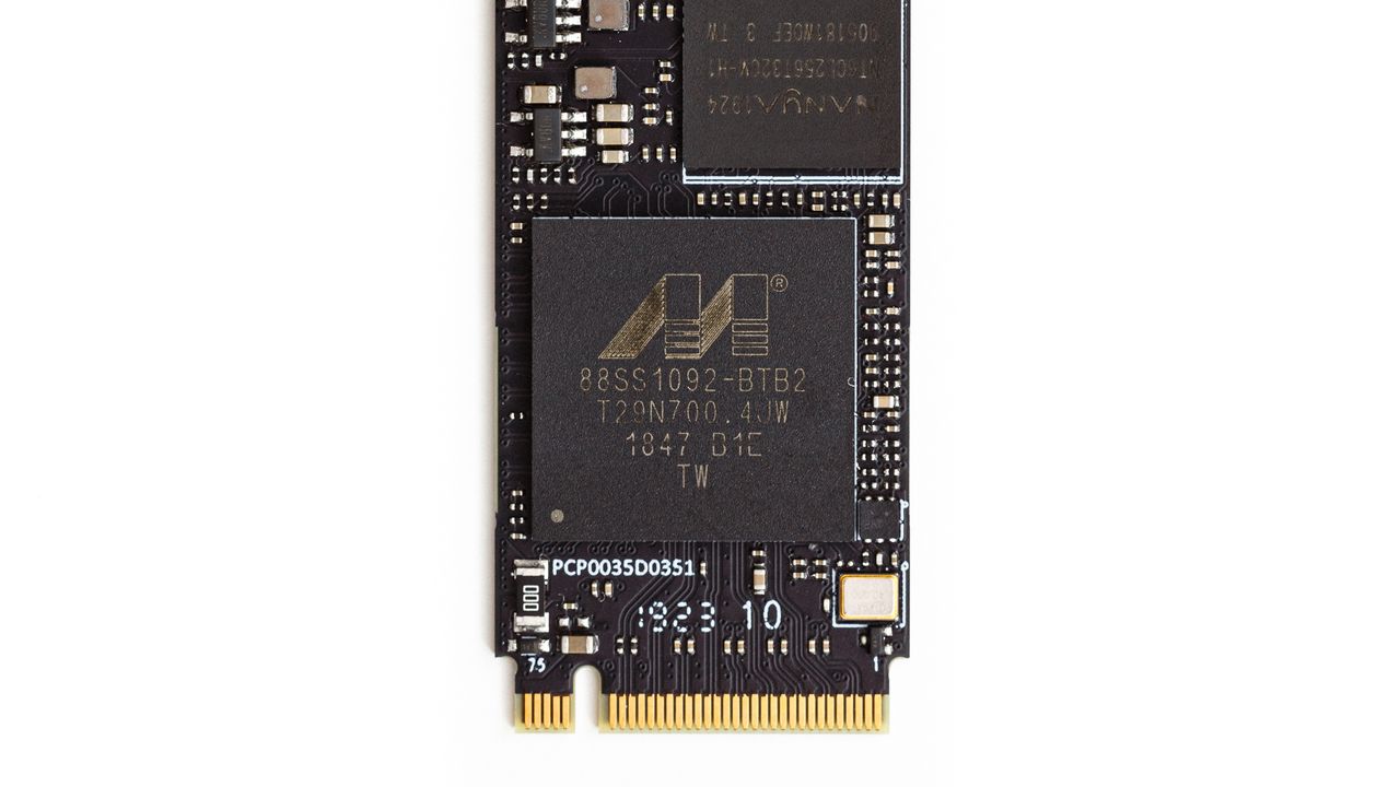 Lexar Professional NM700