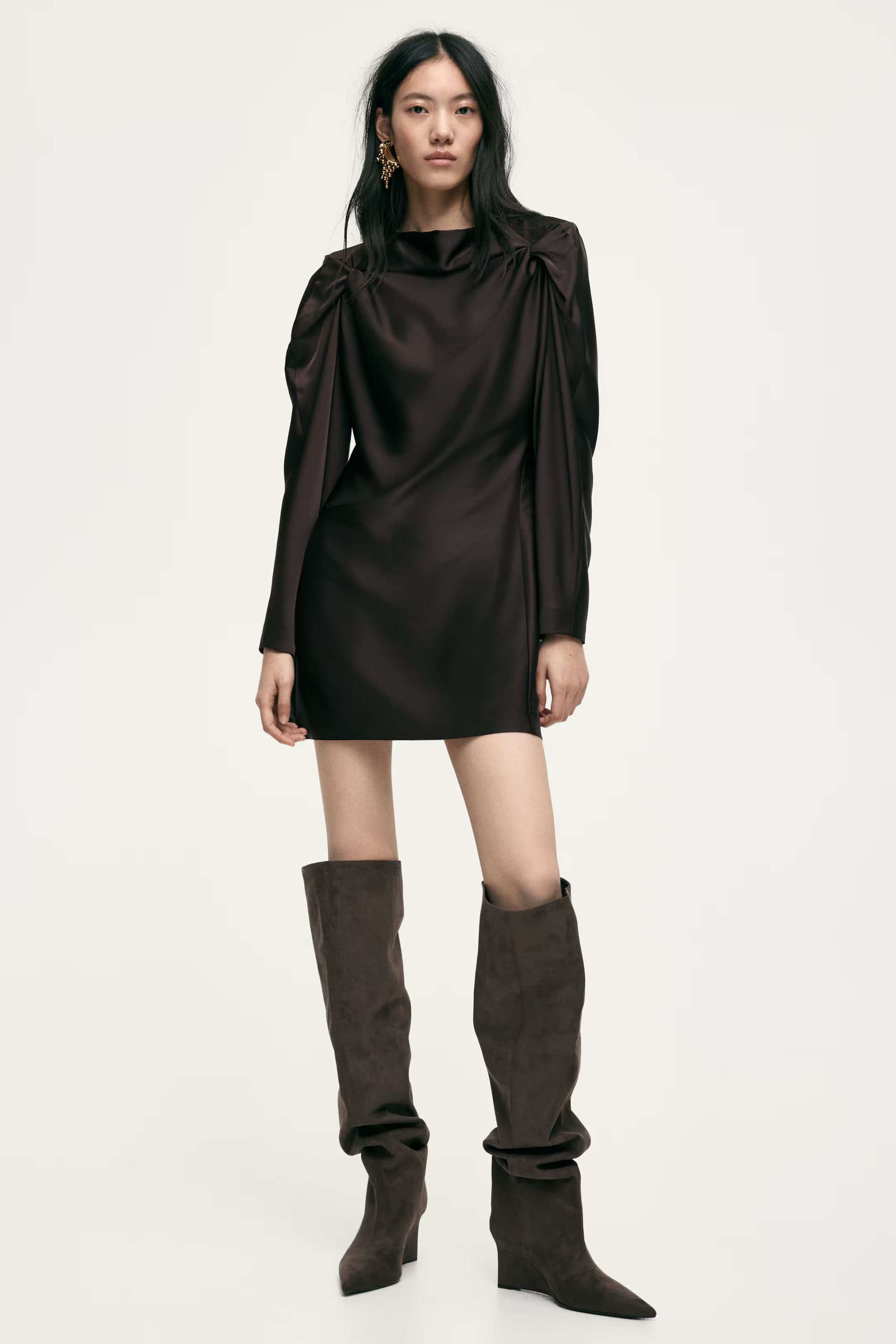 H&M,