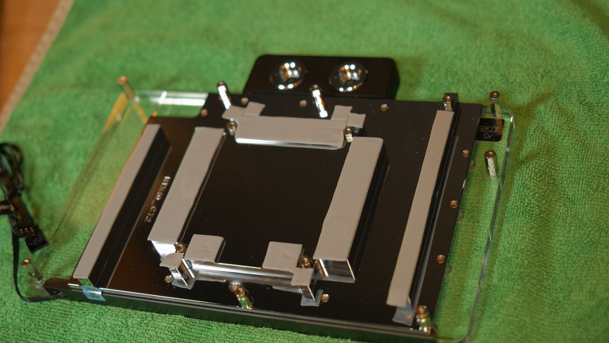 Greyscale ITX Build GPU Block Installation