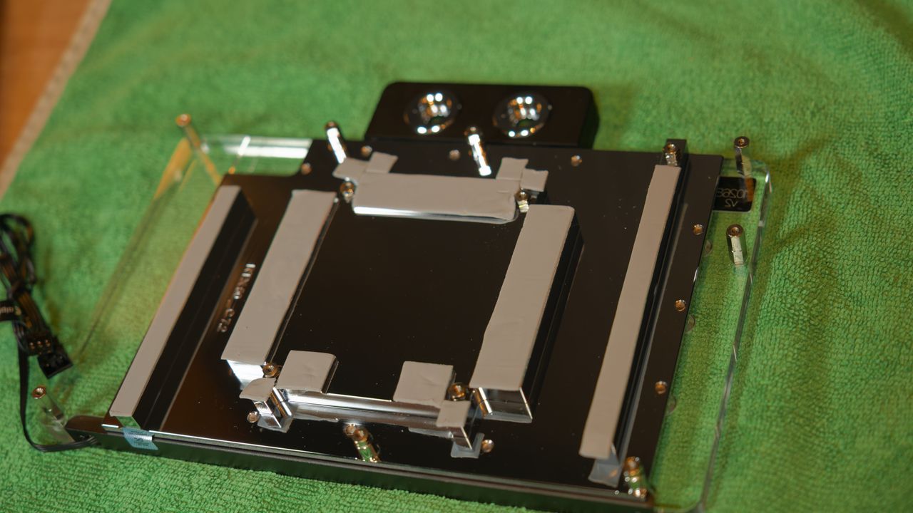 Greyscale ITX Build GPU Block Installation