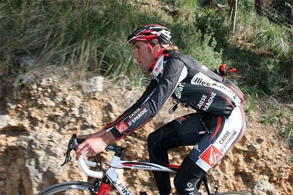 Pablo Lastras is also pushing hard.