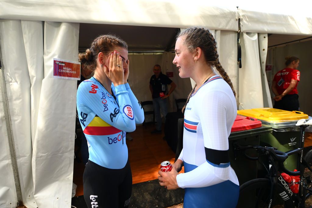 WOLLOGONG AUSTRALIA SEPTEMBER 20 LR Bronze medalist Jooris Febe of Belgium and gold medalist Zoe Backstedt of The United Kingdom react after 95th UCI Road World Championships 2022 Women Junior Individual Time Trial a 141km race from Wollongong to Wollongong Wollongong2022 on September 20 2022 in Wollongong Australia Photo by Tim de WaeleGetty Images