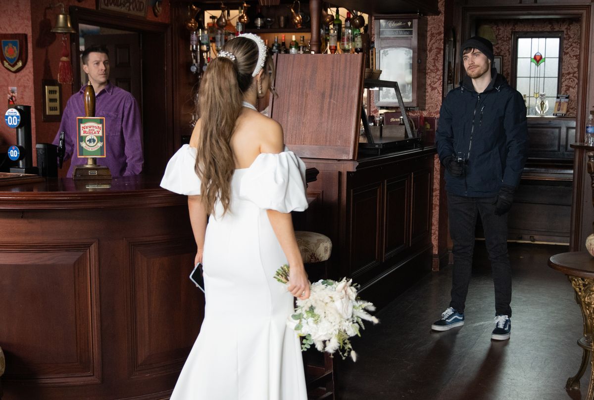 Coronation Street Justin attacks Daisy on her wedding day