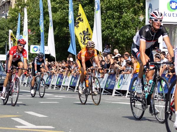 Fr&auml;nk Schleck (Leopard Trek), Haimar Zubeldia (RadioShack) and Sammy Sanchez (Euskaltel-Euskadi) finish in 6th through 8th respectively.