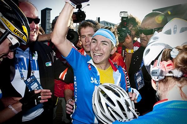 Gold is mine: Italy's Giorgia Bronzini punches the air in delight after winning the 2010 Women's World Road Race Championship in Geelong.