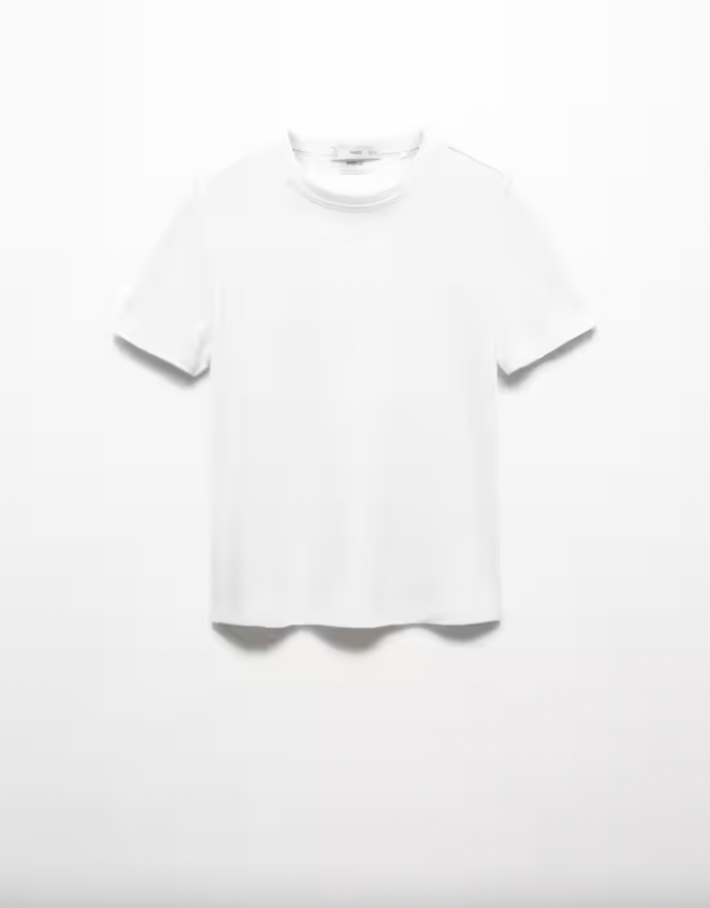 wHGb76McGkAAymiA2UPLvV-2560-80 محرران محبان للحيادية يجربان مجموعة Mango's Bright Summer استعدادًا للأشهر الأكثر دفئًا