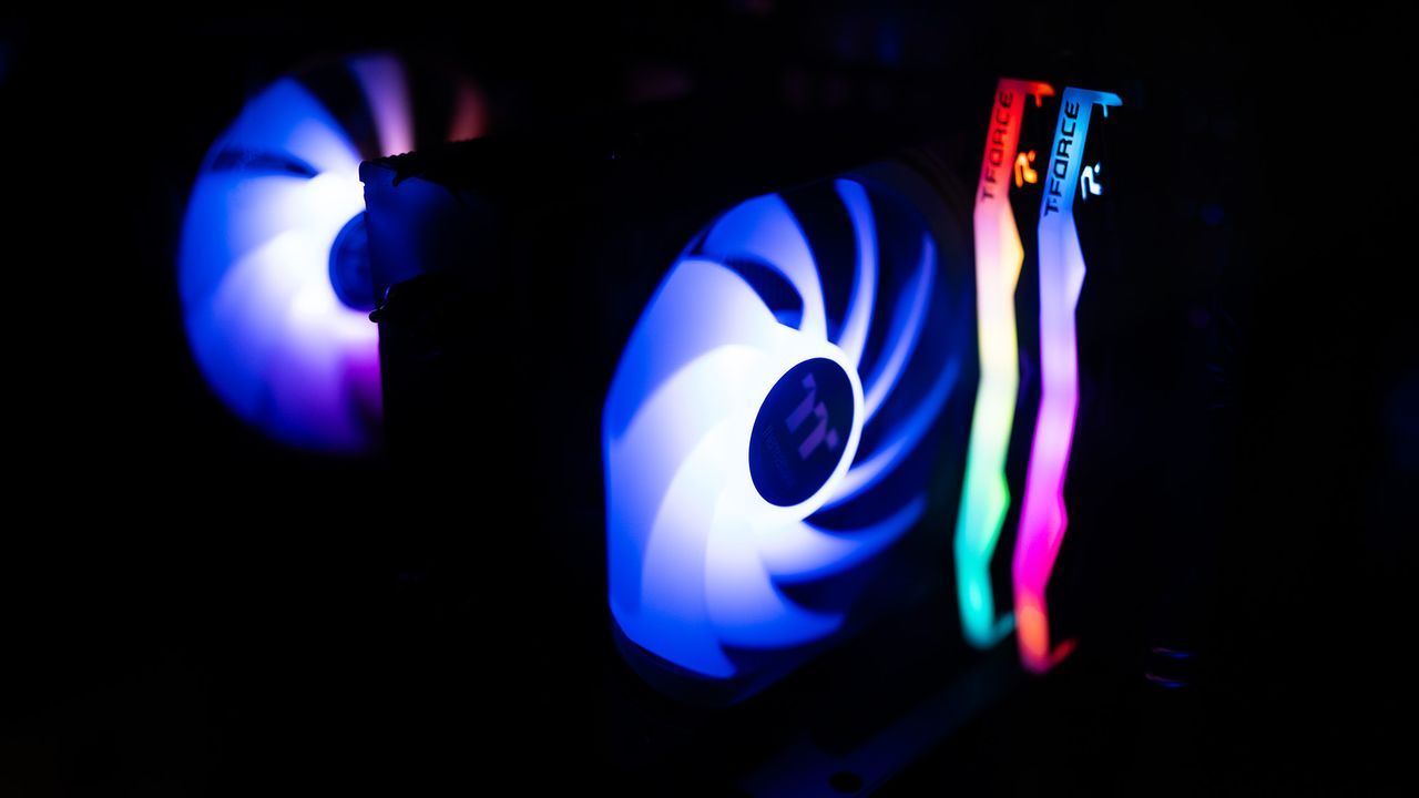 ABS Cyclone Aqua gaming PC