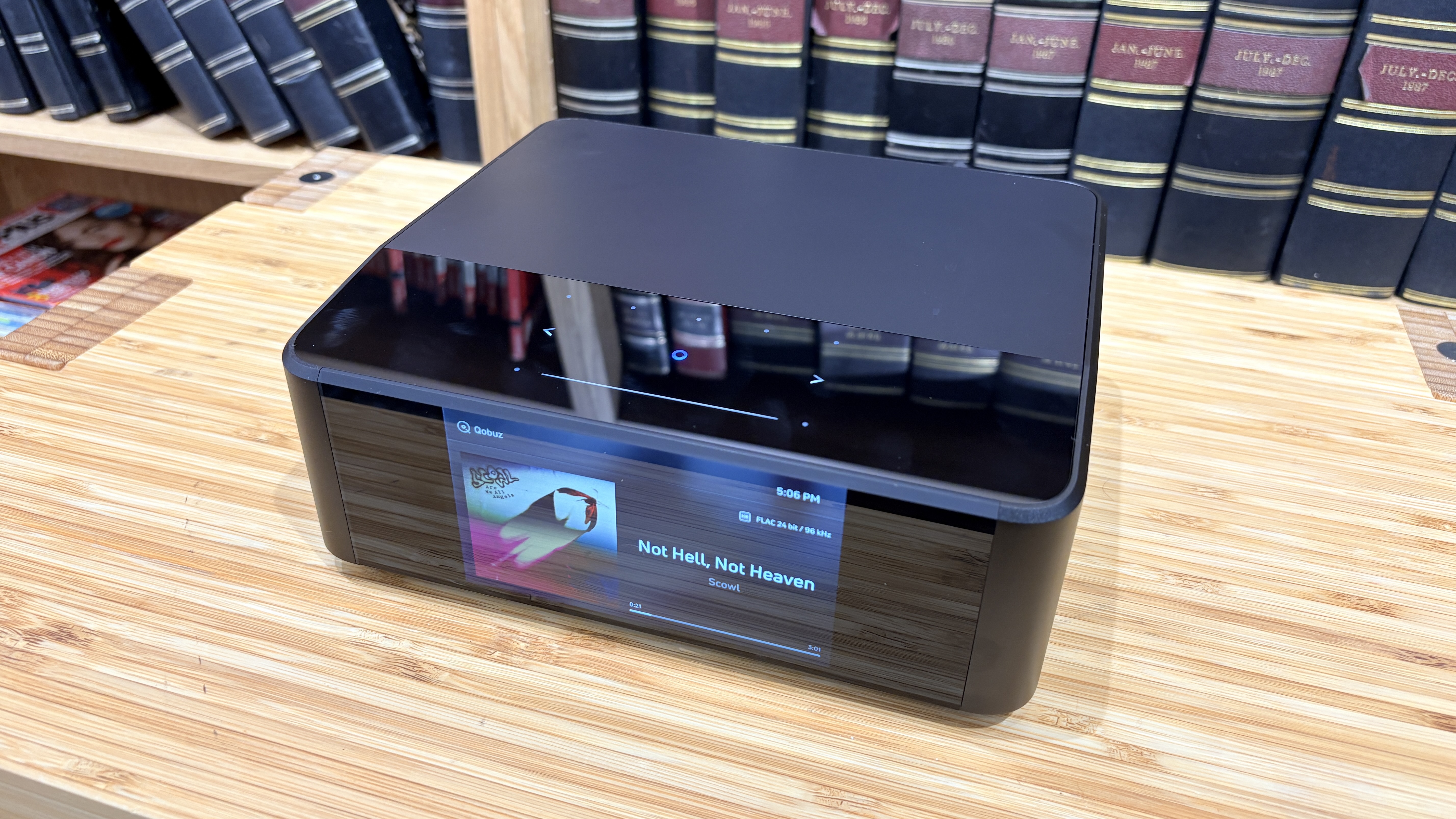 Bluesound Node Icon on wooden rack