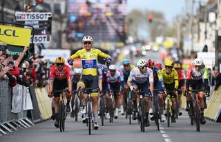 Stage 2 - Paris-Nice: Tim Merlier goes two-for-two with late acceleration for stage 2 victory