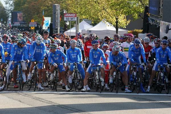 A minute before the start,