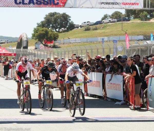 Sid Taberlay (h2O Overdrive) takes second place with a bike throw