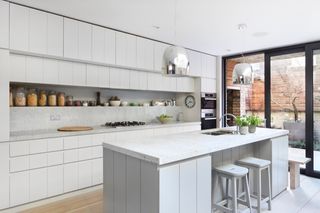 a modern kitchen idea with fluted drawers