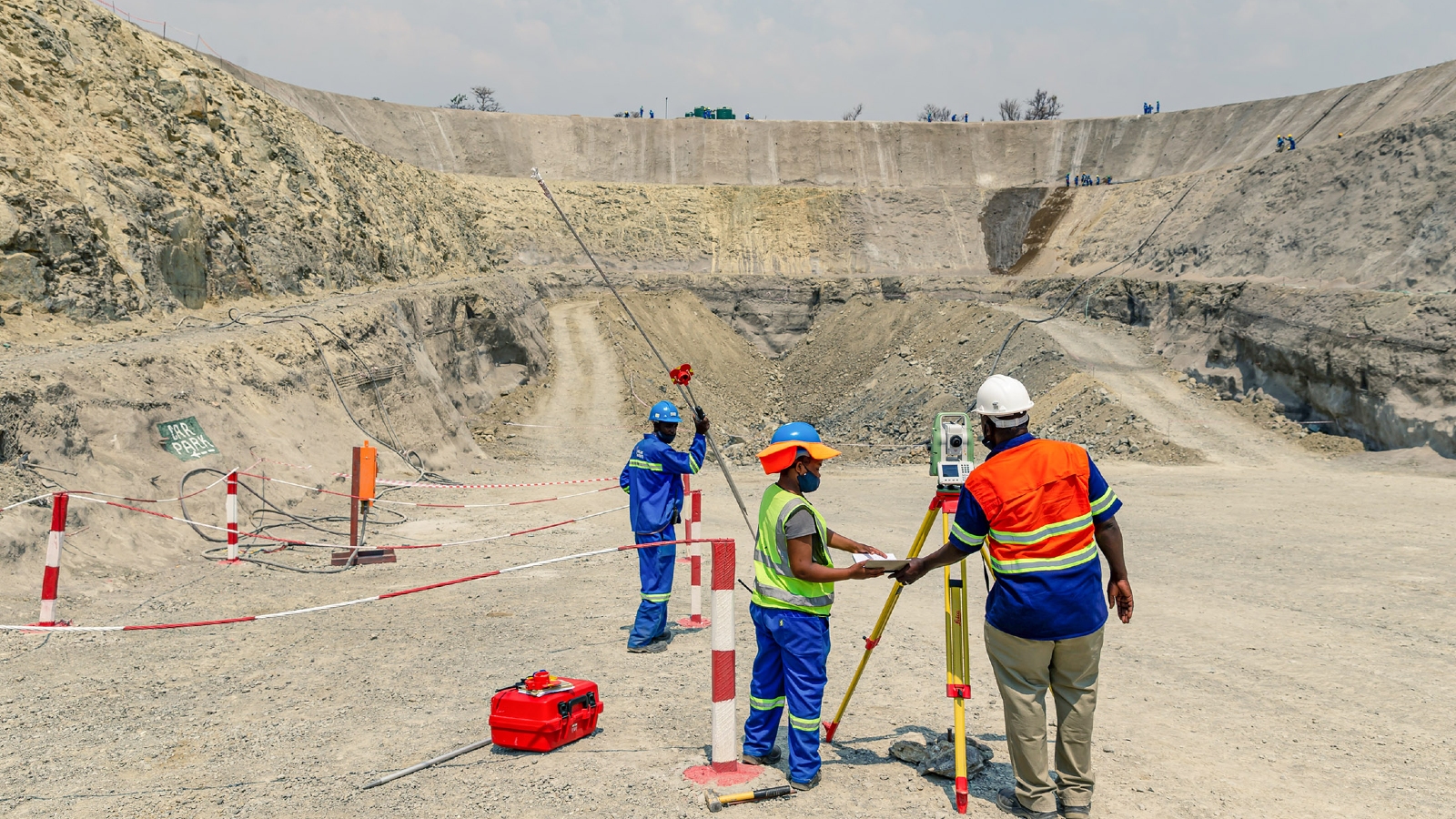 Photo of workers in a mine in Zimbabwe