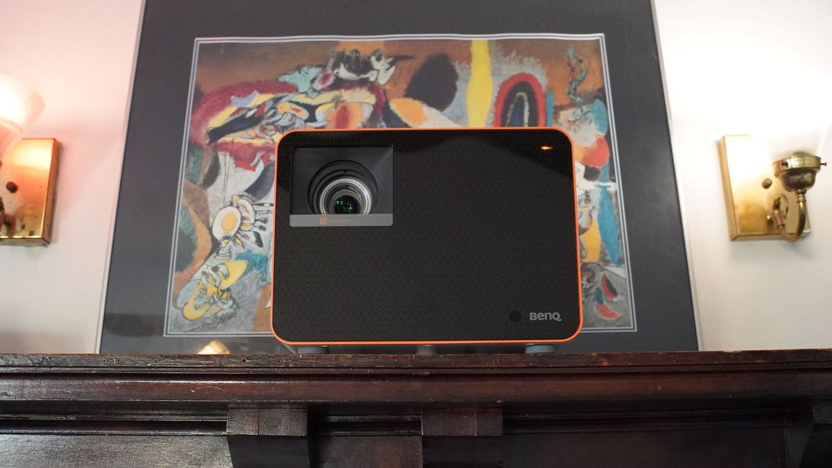 BenQ X3100i on table facing front