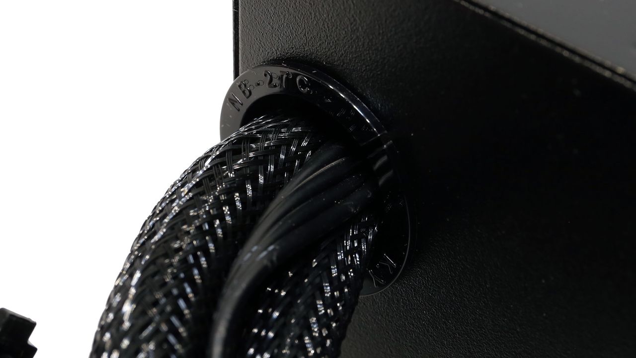 XPG Pylon 550W