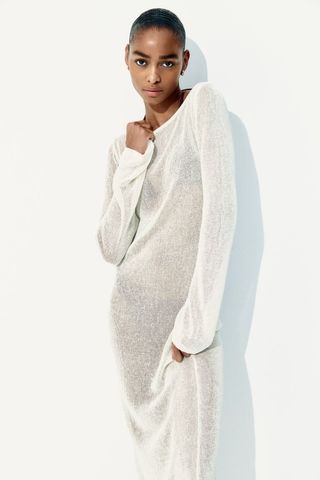 wJeqjzBPjR8tZSLc7gBeoS-320-80 أفضل الفساتين البيضاء الصغيرة من Nordstrom و H&M و Resolve