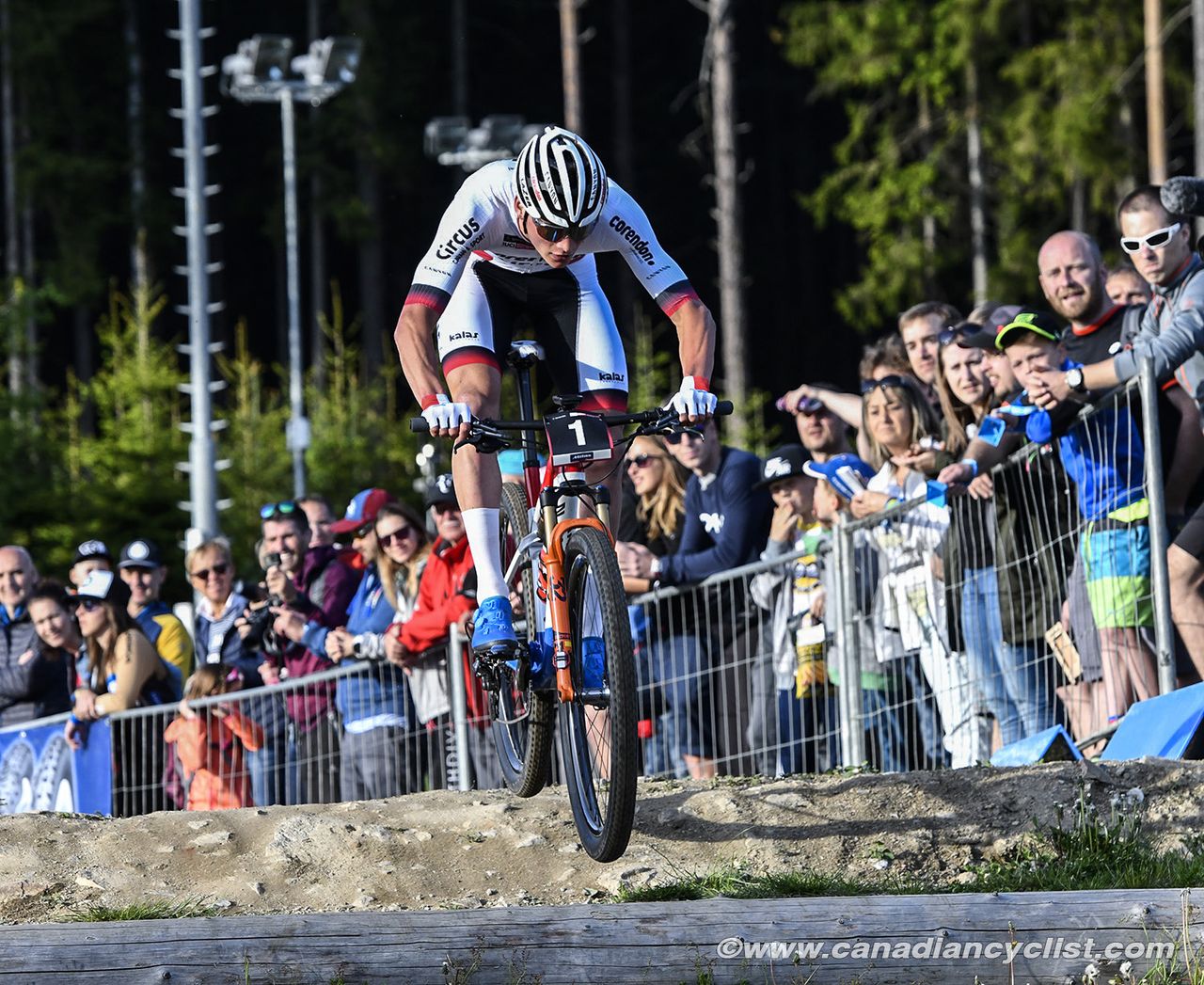 Mathieu van der Poel (Corendon-Circus) gaps the bunch