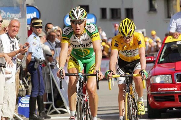 Axel Merckx (Phonak) leads Floyd Landis home