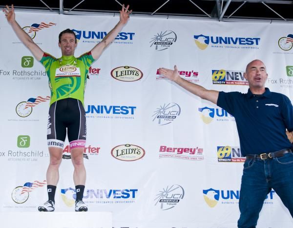 John Eustice awards Brett Tivers (Garneau Club Chaussures) with the 2011 Univest Grand Prix Intelligencer Most Aggressive Rider jersey.