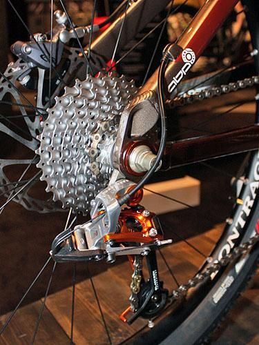 ABP Race dropouts on the carbon fibre Remedy 9.9 feature a narrower profile and lighter weight than the standard version.