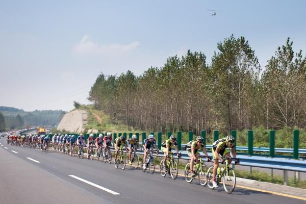 Team Nutrixxion Sparkasse did the work to look after its race leader.