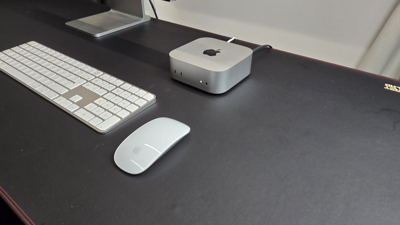 Mac mini M4 in studio