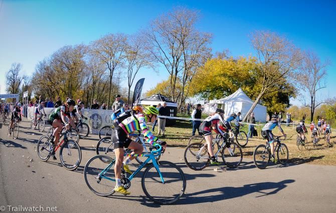 The Elite Women head onto the grass after the start