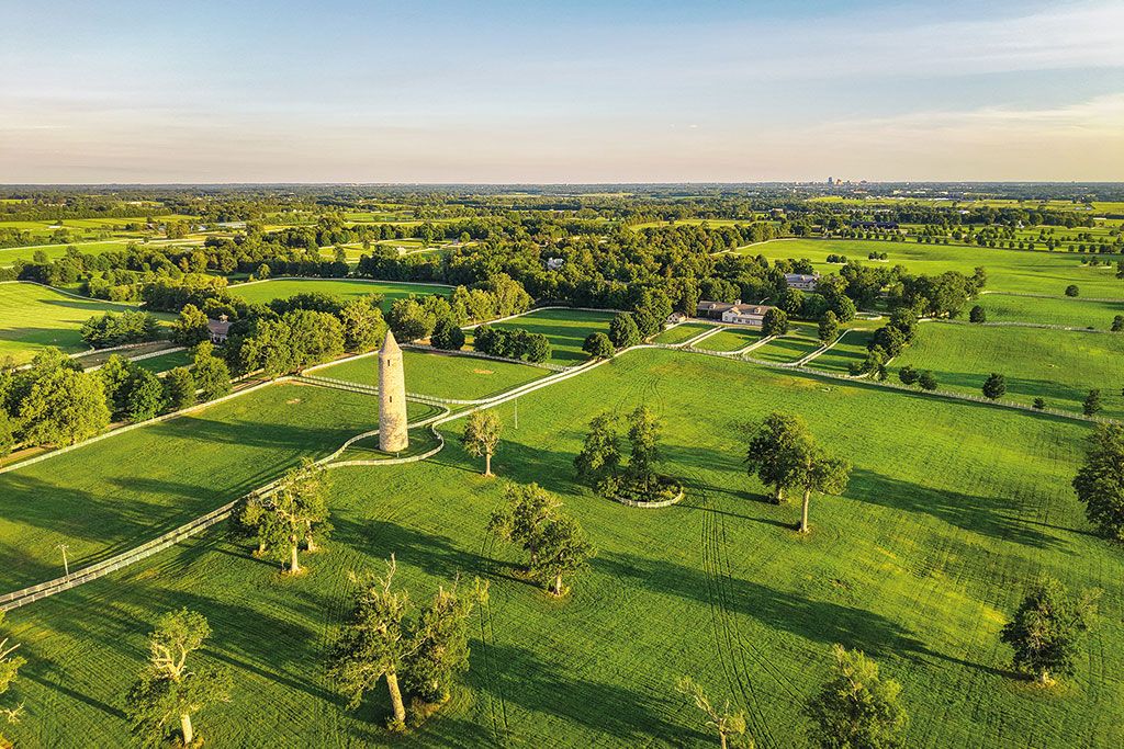 Houses for sale with stables: Castleton, Lexington, Kentucky, USA