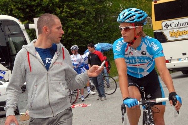 Linus Gerdemann (Milram) talks with the media