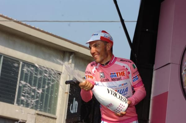 Joaquim Rodriguez Oliver (Katusha Team) keeps pink for another day