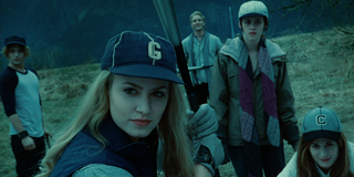 Jasper Rosalie, Bella, Carlisle and Esme doing Vampire Baseball in Twilight