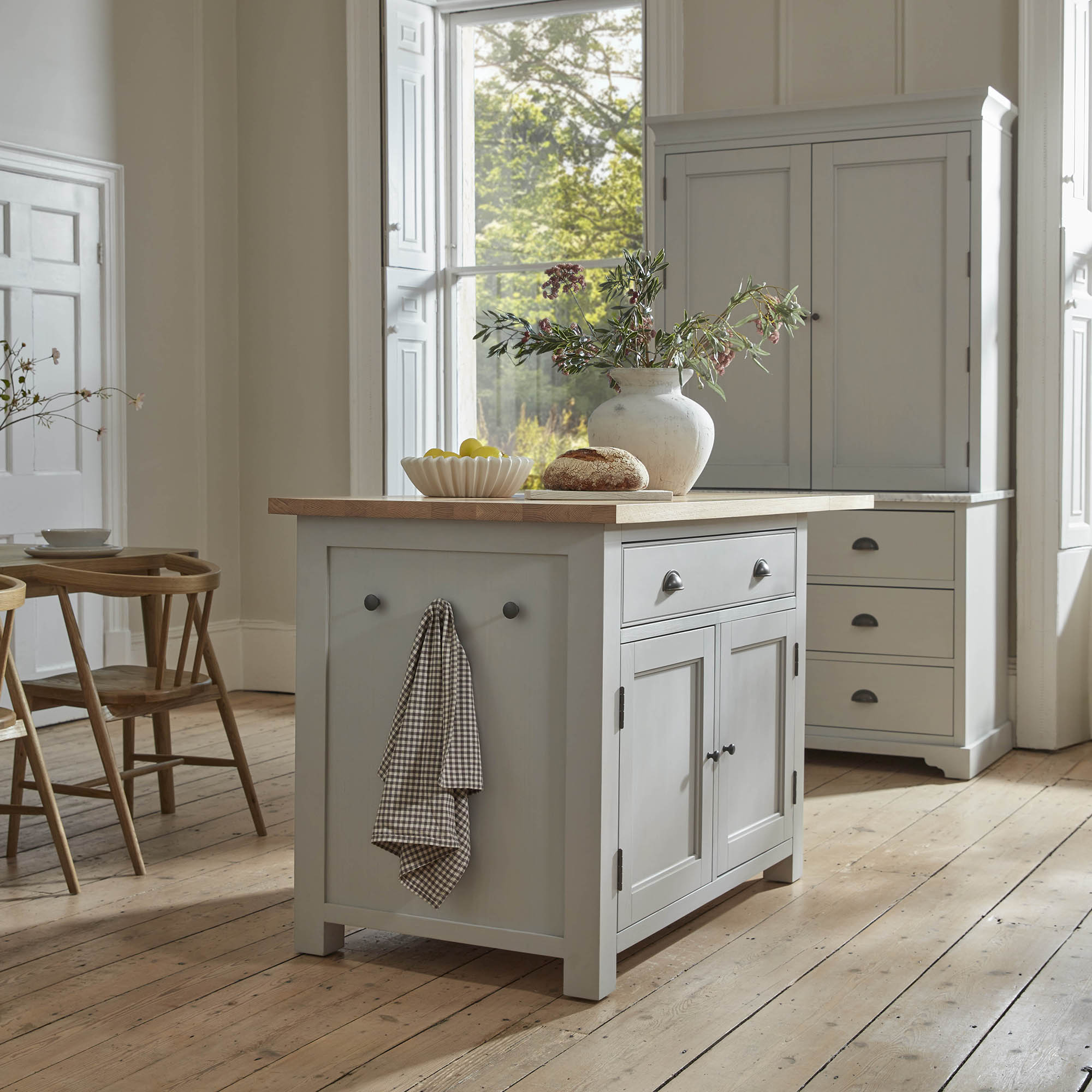 Cox &amp;amp; Cox freestanding kitchen