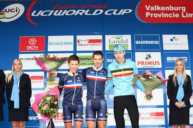 Junior men's podium at the Valkenburg 'cross World Cup (L-R): Joshua Dubau (France), Lucas Dubau (France) and Yannick Peeters (Belgium)